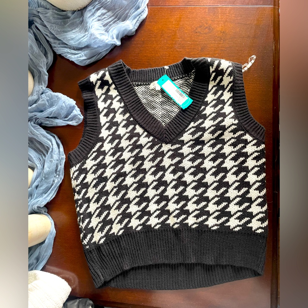 Sweater vest